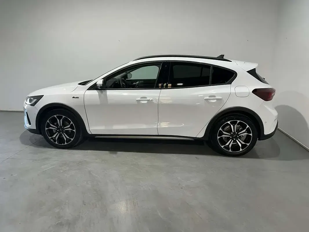 Usado Ford Focus Active X 125 CV (91 kW) 2023 Blanco Utilitario