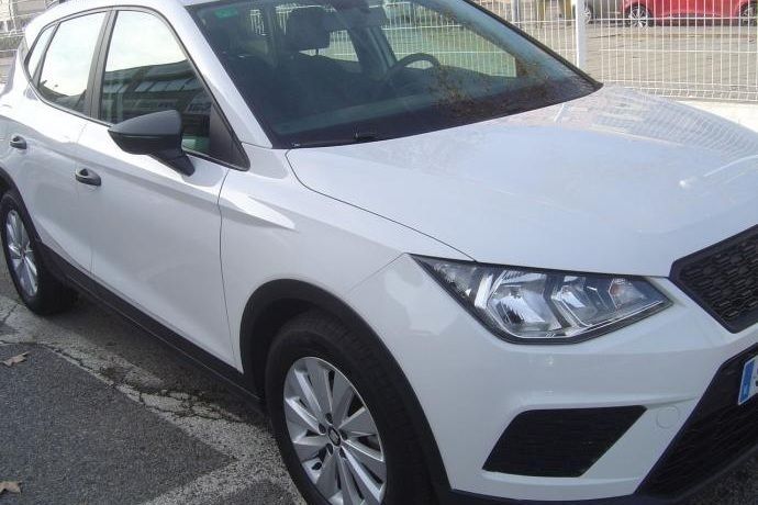 Usado Seat Arona Reference 95 CV (69 kW) 2019 Blanco SUV