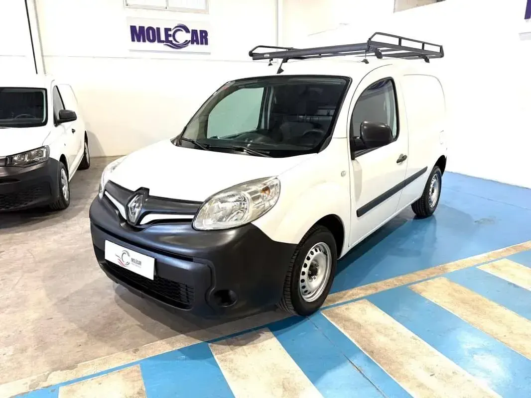 Usado Renault Kangoo 80 CV (58 kW) 2021 Blanco Monovolumen