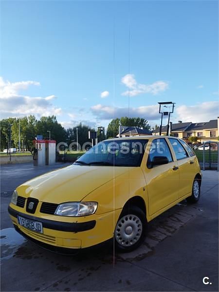 Amarillo Usado 2001 Seat Ibiza Stella Berlina | 1500 € (Precio justo) - Imagen 1/4