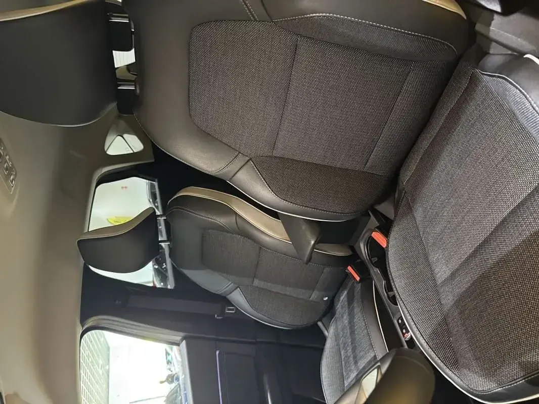 Usado Renault Captur Techno 91 CV (66 kW) 2024 Gris SUV