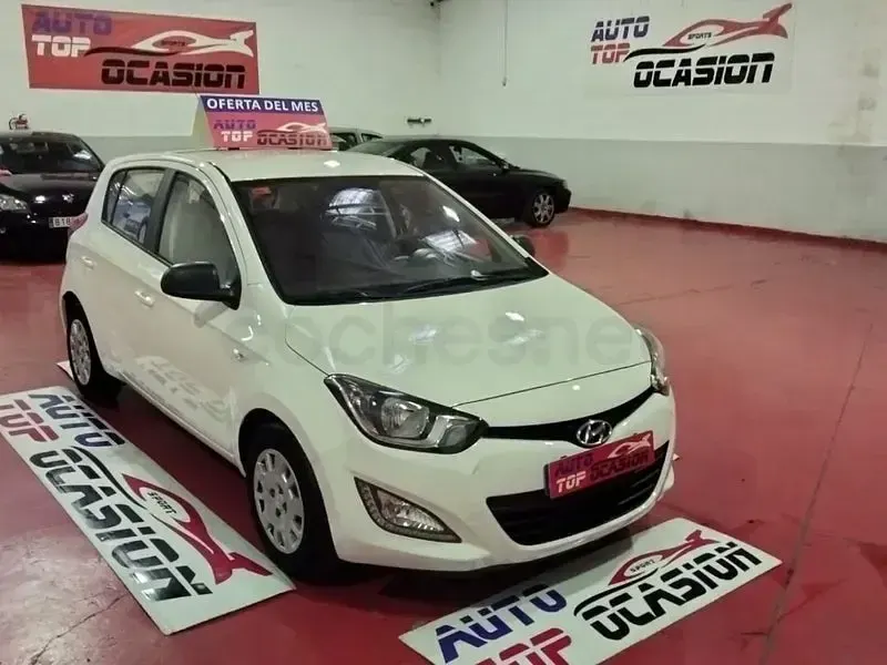 Usado Hyundai i20 85 CV (62 kW) 2014 Blanco Utilitario