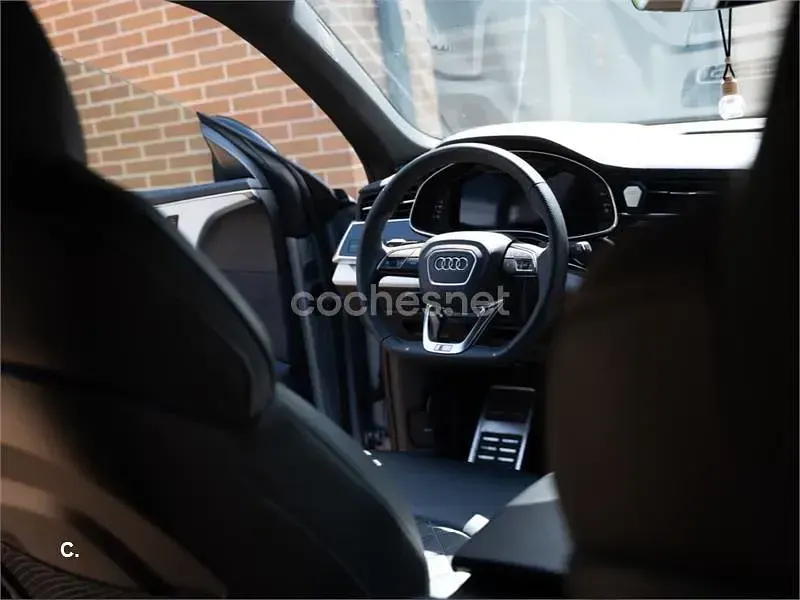 Usado Audi Q8 Sport 286 CV (210 kW) 2025 Gris / plata SUV