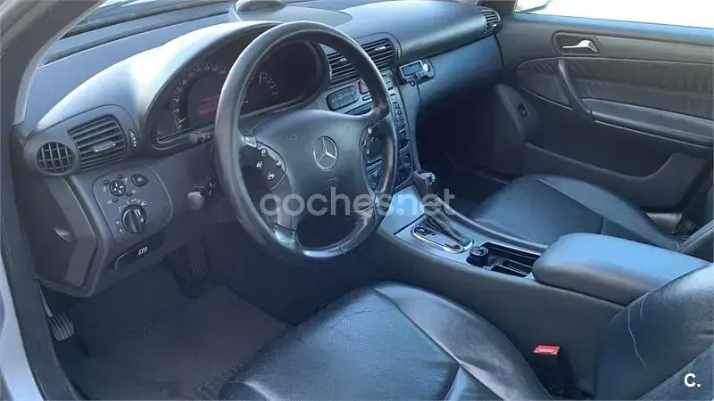 Usado Mercedes C320 Avantgarde 218 CV (160 kW) 2001 Gris / plata Berlina