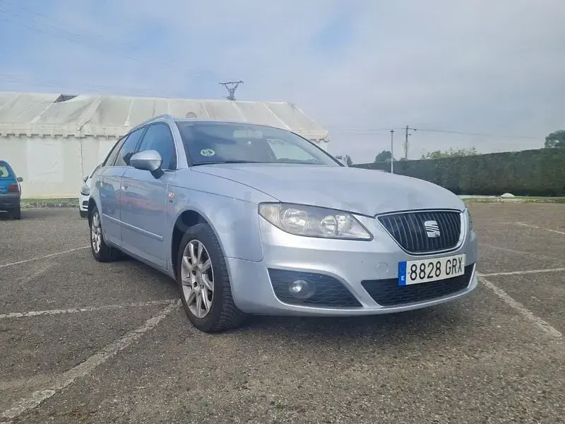 Usado Seat Exeo Style 143 CV (105 kW) 2009 Gris / plata Familiar