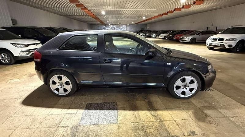 Usado Audi A3 Attraction 150 CV (110 kW) 2004 Negro Utilitario