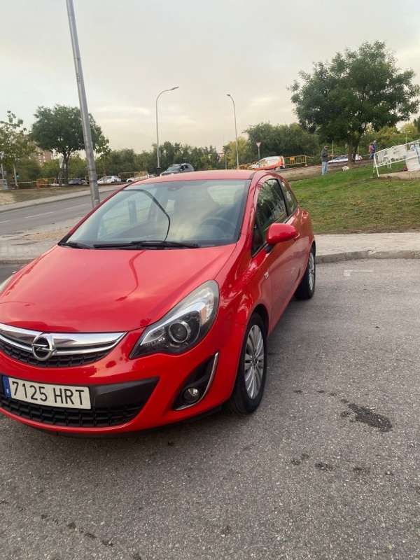 Rojo Usado 2014 Opel Corsa Selective Utilitario | 6200 € (Precio justo) - Imagen 1/4