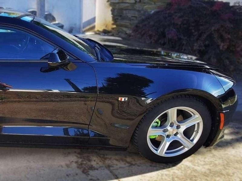 Usado Chevrolet Camaro 432 CV (317 kW) 2018 Negro Coupe