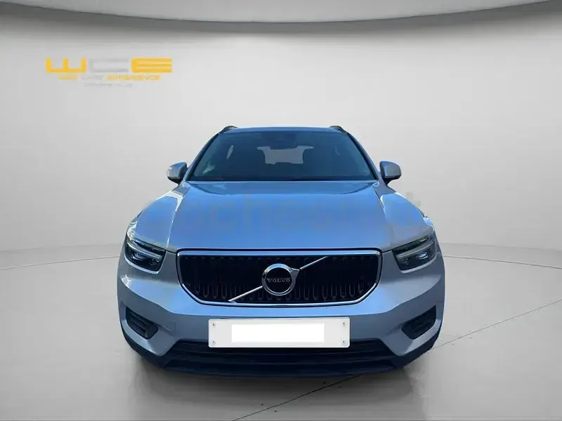 Usado Volvo XC40 156 CV (114 kW) 2018 Gris / plata SUV