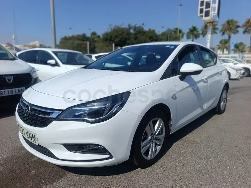 Usado Opel Astra Business 110 CV (80 kW) 2018 Blanco Berlina