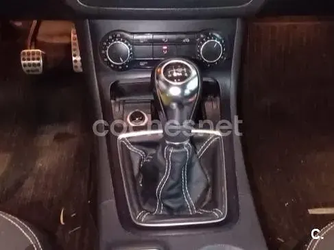 Usado Mercedes B180 109 CV (80 kW) 2013 Negro Utilitario