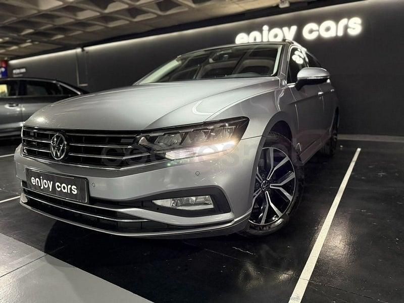 Usado VW Passat Executive 150 CV (110 kW) 2022 Beige Familiar