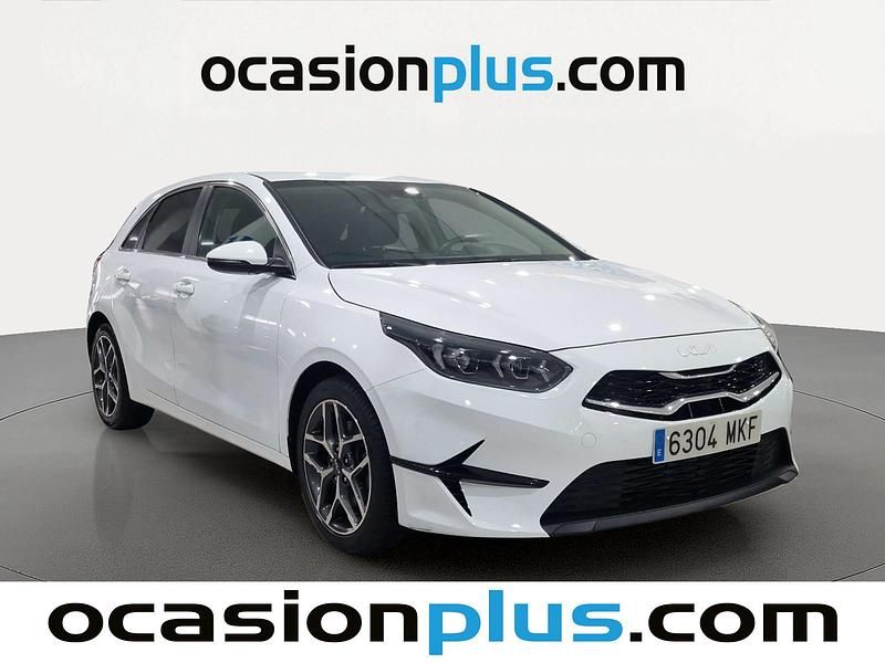 Usado Kia Ceed 120 CV (88 kW) 2023 Blanco Utilitario