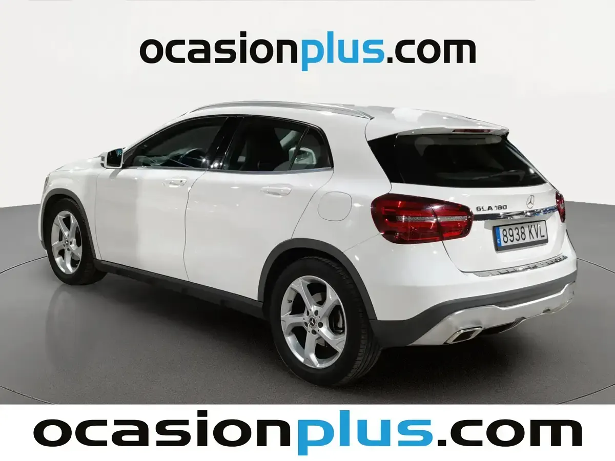 Usado Mercedes GLA180 122 CV (89 kW) 2019 Blanco SUV