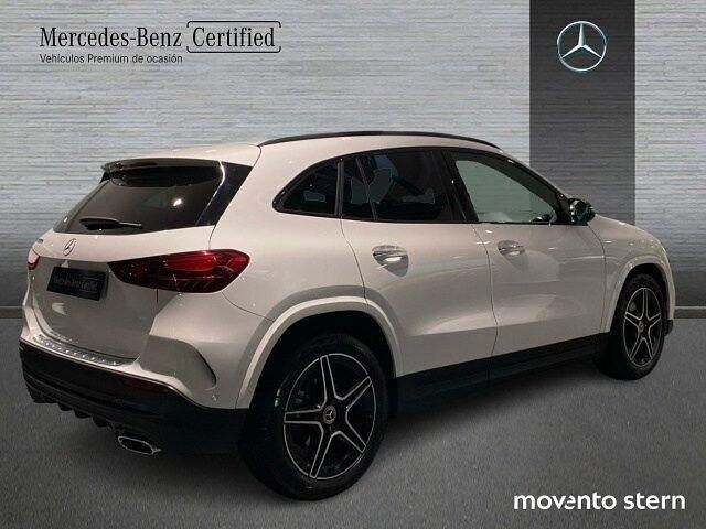 Usado Mercedes GLA200 AMG line 150 CV (110 kW) 2025 Blanco polar SUV
