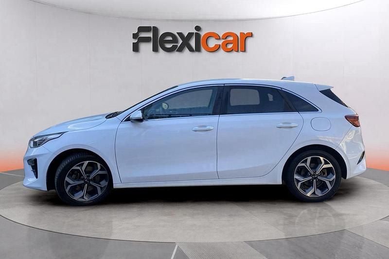 Usado Kia Ceed 140 CV (102 kW) 2018 Blanco Utilitario