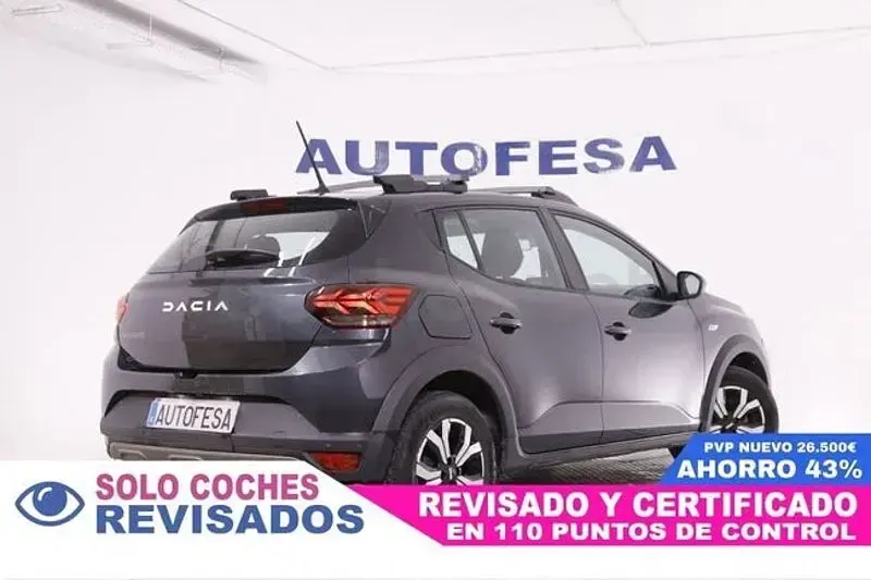 Usado Dacia Sandero Expression 91 CV (66 kW) 2023 Gris / plata Berlina