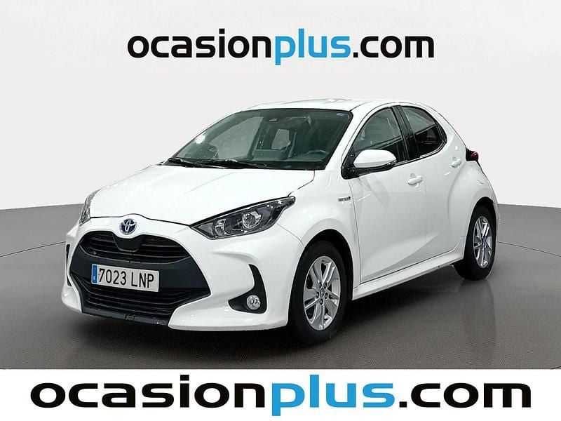 Blanco Usado 2021 Toyota Yaris Hybrid Active Utilitario | 15.446 € (Precio justo) - Imagen 1/4