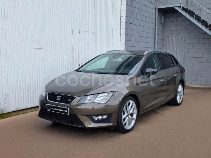 Usado Seat Leon FR 150 CV (110 kW) 2015 Verde Familiar