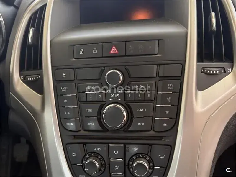 Usado Opel Astra Enjoy 110 CV (80 kW) 2011 Gris / plata Berlina