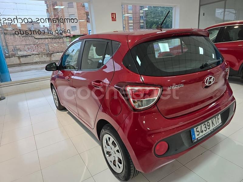 Usado Hyundai i10 GO! 66 CV (48 kW) 2019 Granate Utilitario