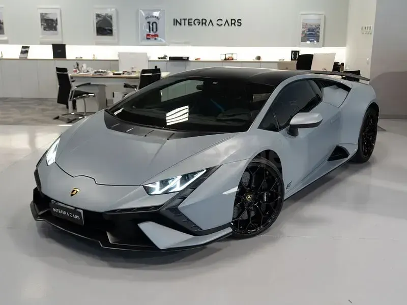 Usado Lamborghini Huracán 640 CV (470 kW) 2024 Gris / plata Coupe