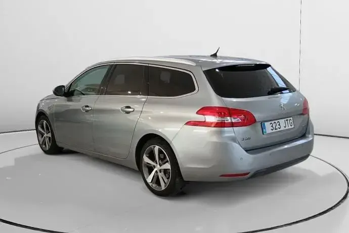 Usado Peugeot 308 Allure 120 CV (88 kW) 2016