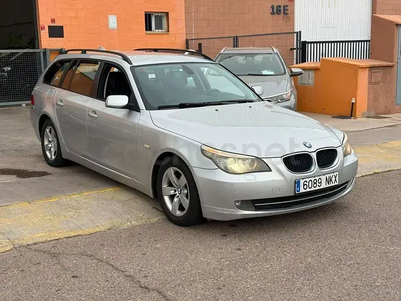 Usado BMW 520 177 CV (130 kW) 2009 Gris / plata Familiar