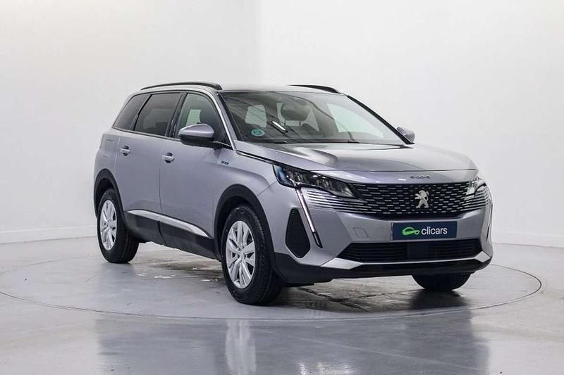Usado Peugeot 5008 Style 131 CV (96 kW) 2021 Plateado SUV