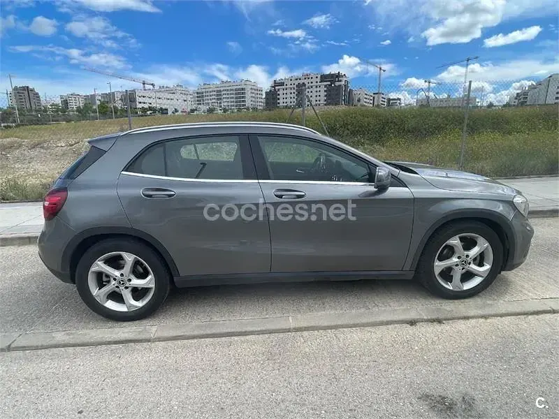 Usado Mercedes GLA220 177 CV (130 kW) 2018 Gris / plata SUV
