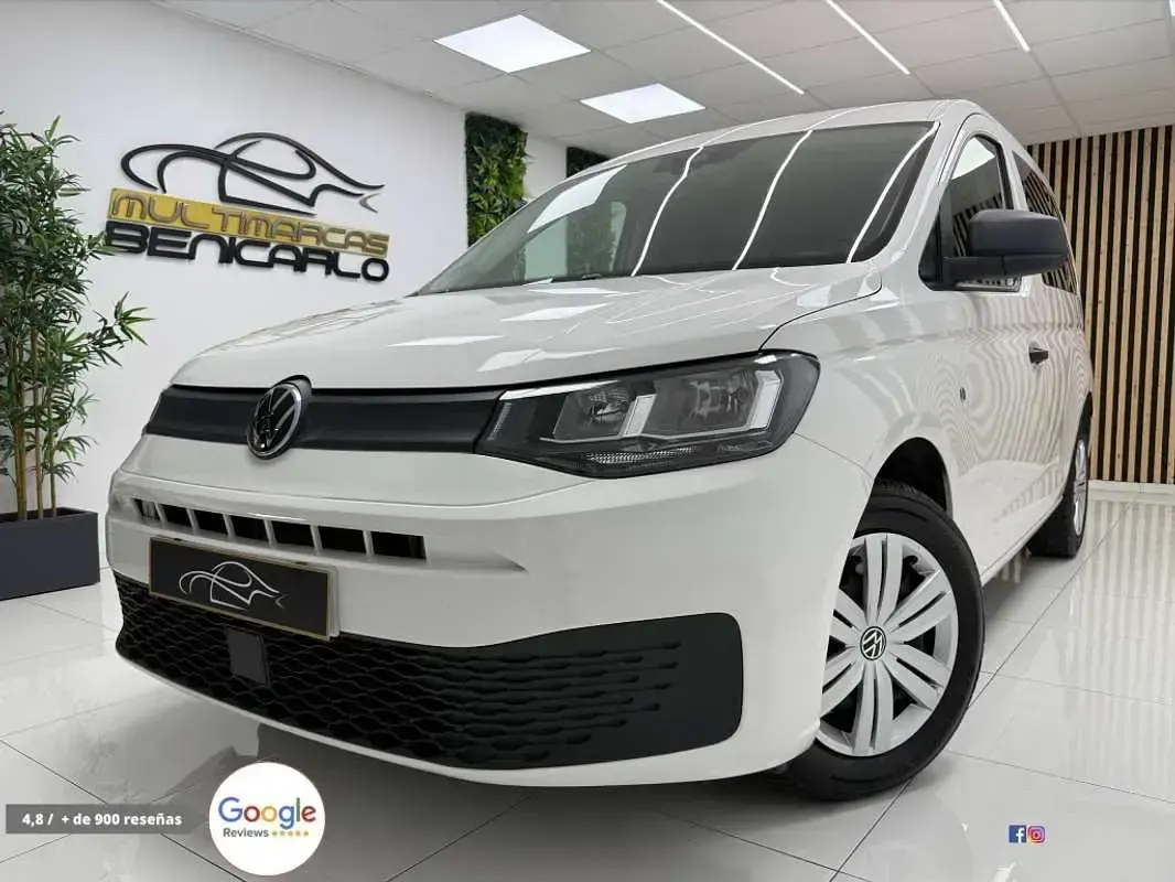 Usado VW Caddy 102 CV (75 kW) 2023 Blanco Monovolumen