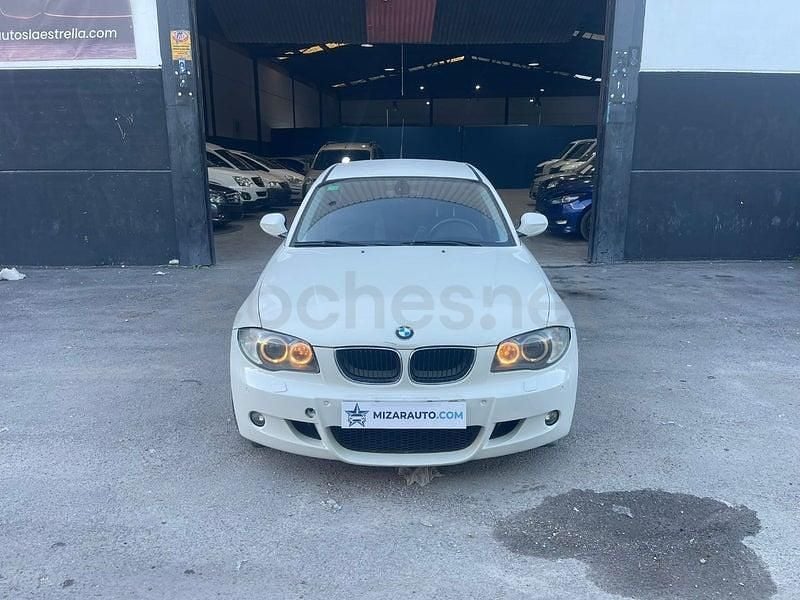 Usado BMW 118 Sport Line 143 CV (105 kW) 2011 Blanco Utilitario