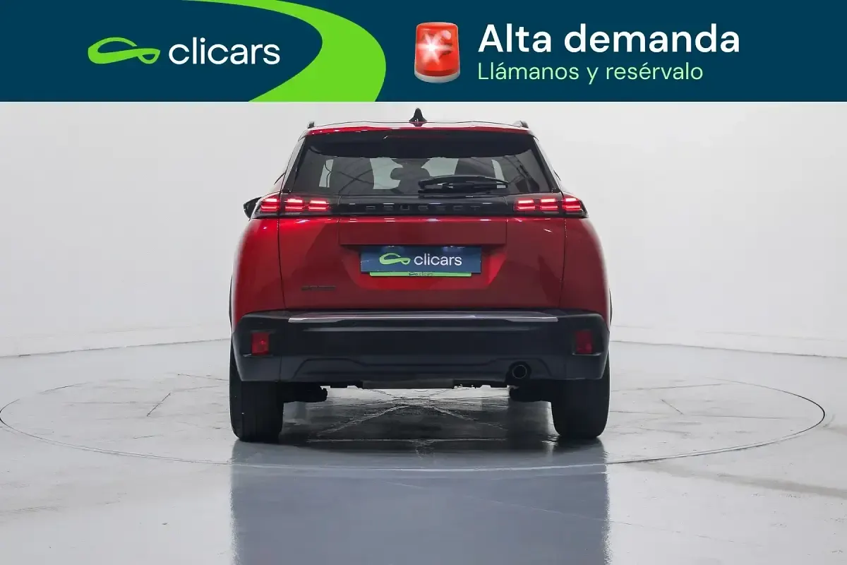 Usado Peugeot 2008 Allure 100 CV (73 kW) 2025 Rojo SUV