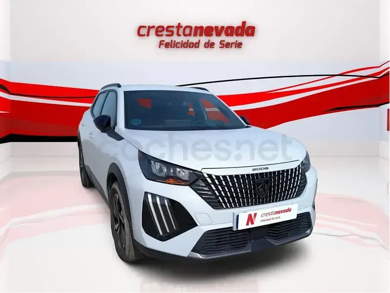 Usado Peugeot 2008 Allure 100 CV (73 kW) 2023 Blanco SUV