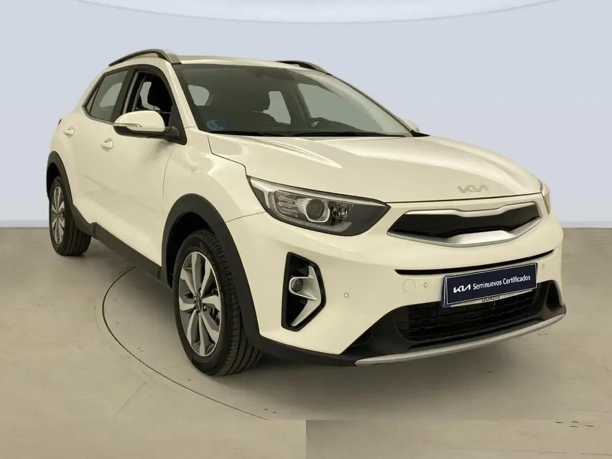 Usado Kia Stonic 101 CV (74 kW) 2025 Blanco SUV
