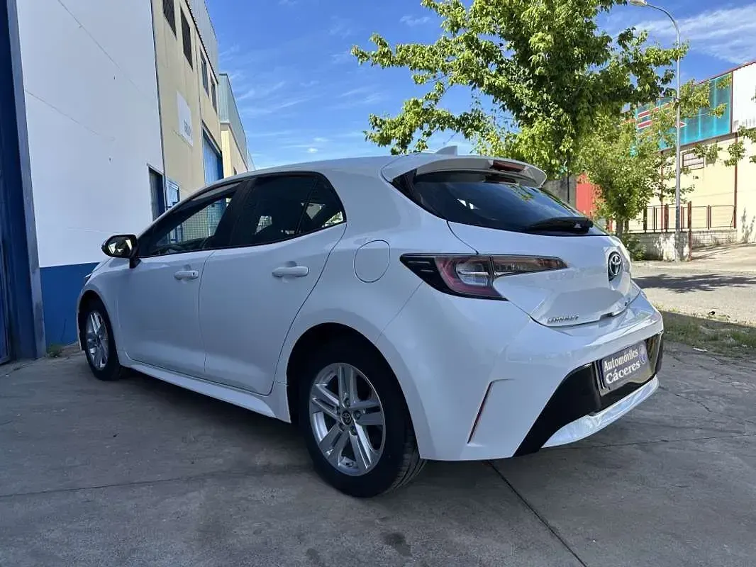 Usado Toyota Corolla Active 122 CV (89 kW) 2021 Blanco Utilitario
