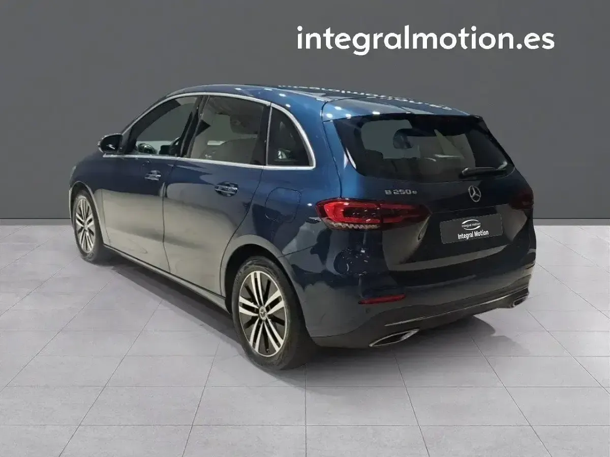 Usado Mercedes B250e 218 CV (160 kW) 2021 Azul Utilitario