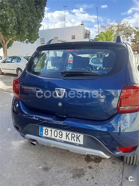 Usado Dacia Sandero Stepway 90 HP (66 kW) 2018 Azul Sedan
