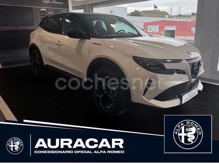 Blanco Nuevo 2025 Alfa Romeo Junior Edizione Speciale SUV | 33.960 € (Un poco caro) - Imagen 1/4