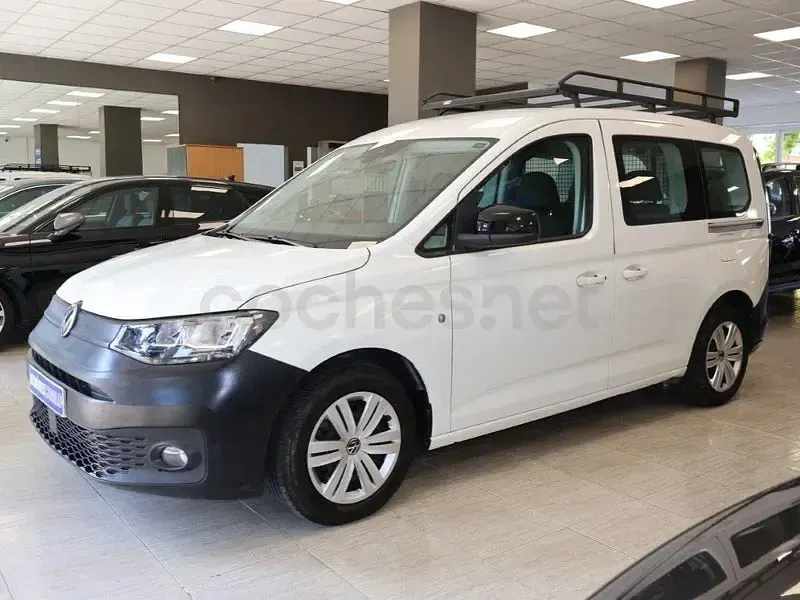 Usado VW Caddy 122 CV (89 kW) 2021 Blanco Monovolumen