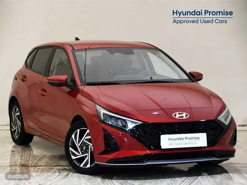 Usado Hyundai i20 101 CV (74 kW) 2025 Rojo Utilitario