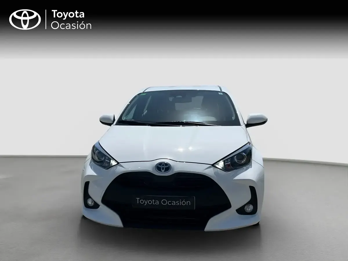Usado Toyota Yaris Active 116 CV (85 kW) 2022 Blanco Utilitario