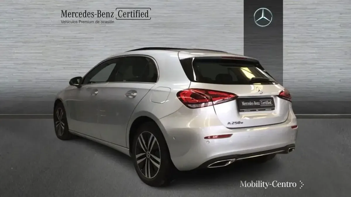 Usado Mercedes A250 Progressive 160 CV (117 kW) 2022 Iridiumsilber  metalliclack