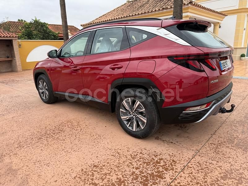 Usado Hyundai Tucson 136 CV (100 kW) 2021 Granate SUV