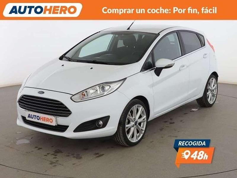 Usado Ford Fiesta Titanium 101 CV (74 kW) 2015 Blanco Utilitario