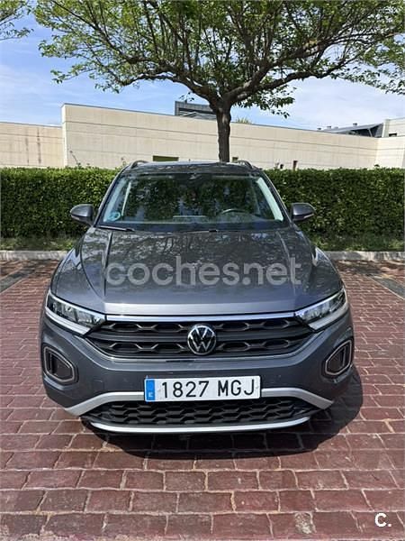 Usado VW T-Roc Life 115 CV (84 kW) 2023 Gris / plata SUV