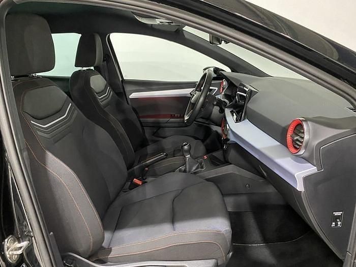 Usado Seat Ibiza FR 115 CV (84 kW) 2024 Negro Utilitario