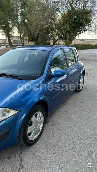 Usado Renault Mégane II Dynamique 80 CV (58 kW) 2005 Azul Berlina