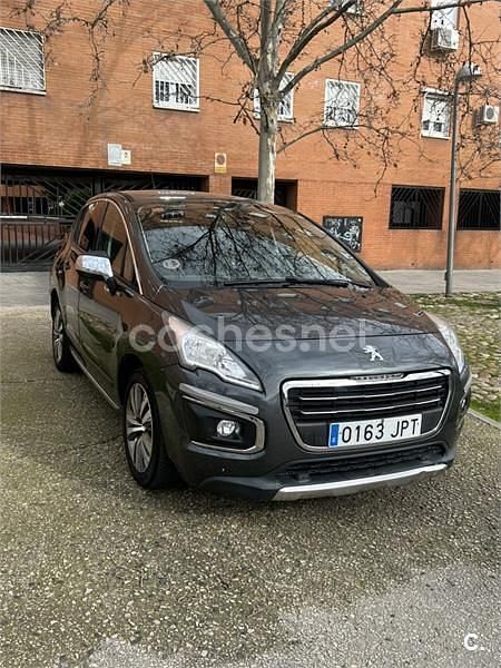 Usado Peugeot 3008 Style 120 CV (88 kW) 2016 Negro Berlina