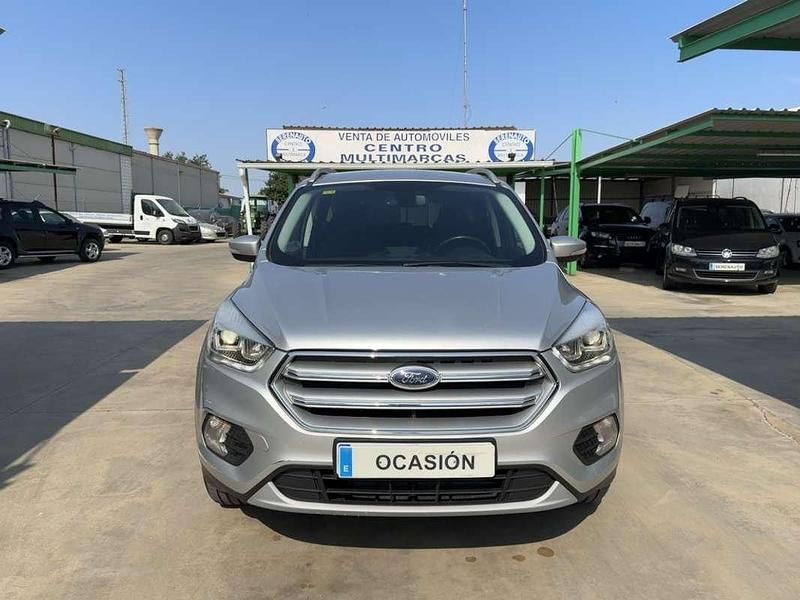 Usado Ford Kuga Trend 120 CV (88 kW) 2018 Gris SUV